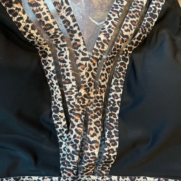 Women’s SZ M SHEIN BNWT Black w/leopard print One Piece Swimsuit - Picture 6 of 17